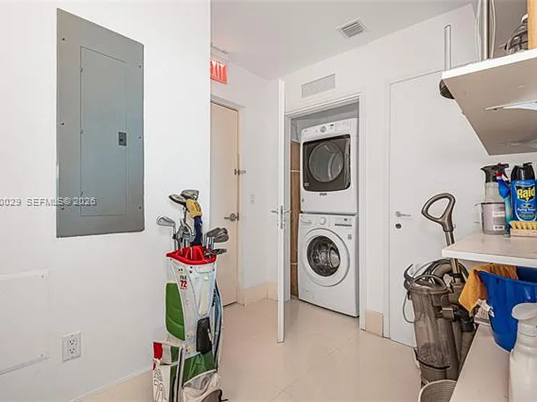 50 S Pointe Dr #1804 — Photo 27