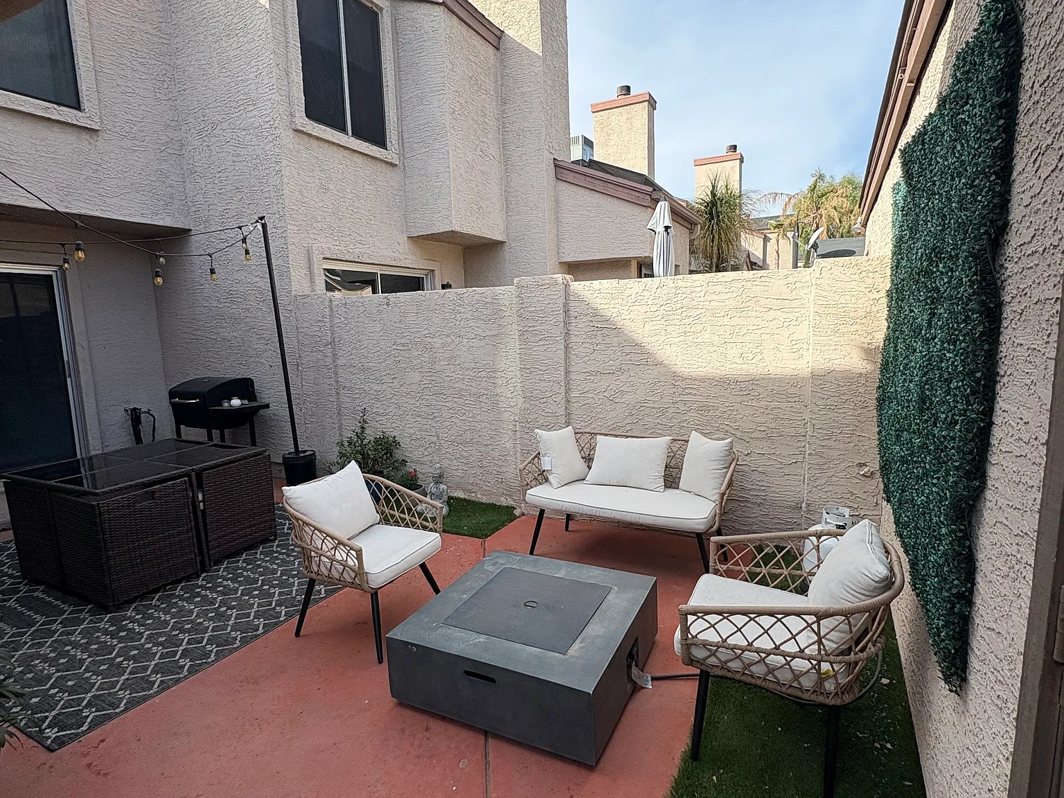 2 bed, 1.5 bath, 1174 sqft, $2,300 — Photo 3