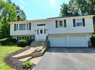 6 Teresa Dr, Mendon, MA 01756