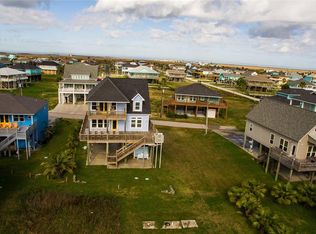 2828 Gulfview Ln, Crystal Beach, TX 77650