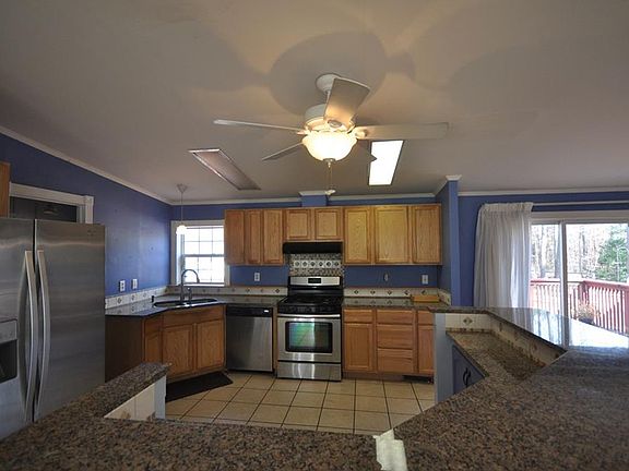 4th image of 24394 Kent Dr