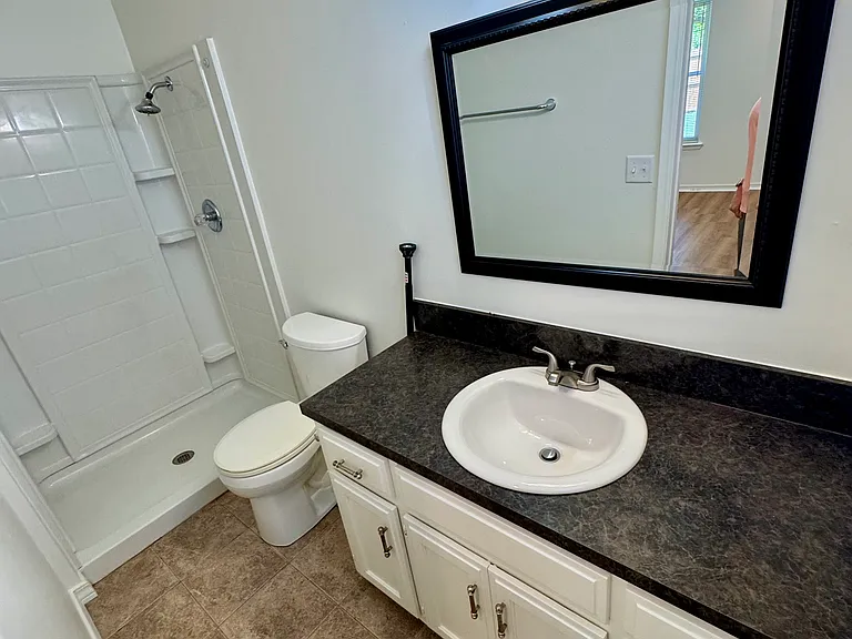 1484 E Cortland St — Photo 12