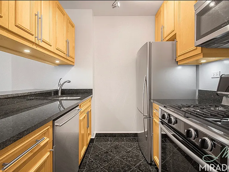 145 W 67th St #33A — Photo 5