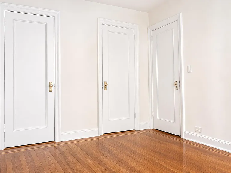 21 Magaw Pl #3D — Photo 6