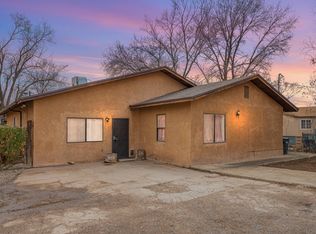 820 Emmason Dr SW, Albuquerque, NM 87105