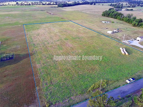 2nd image of 610 East Rd