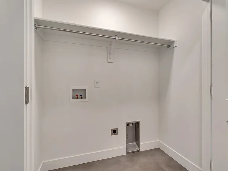 1593 N 1870 E — Photo 11