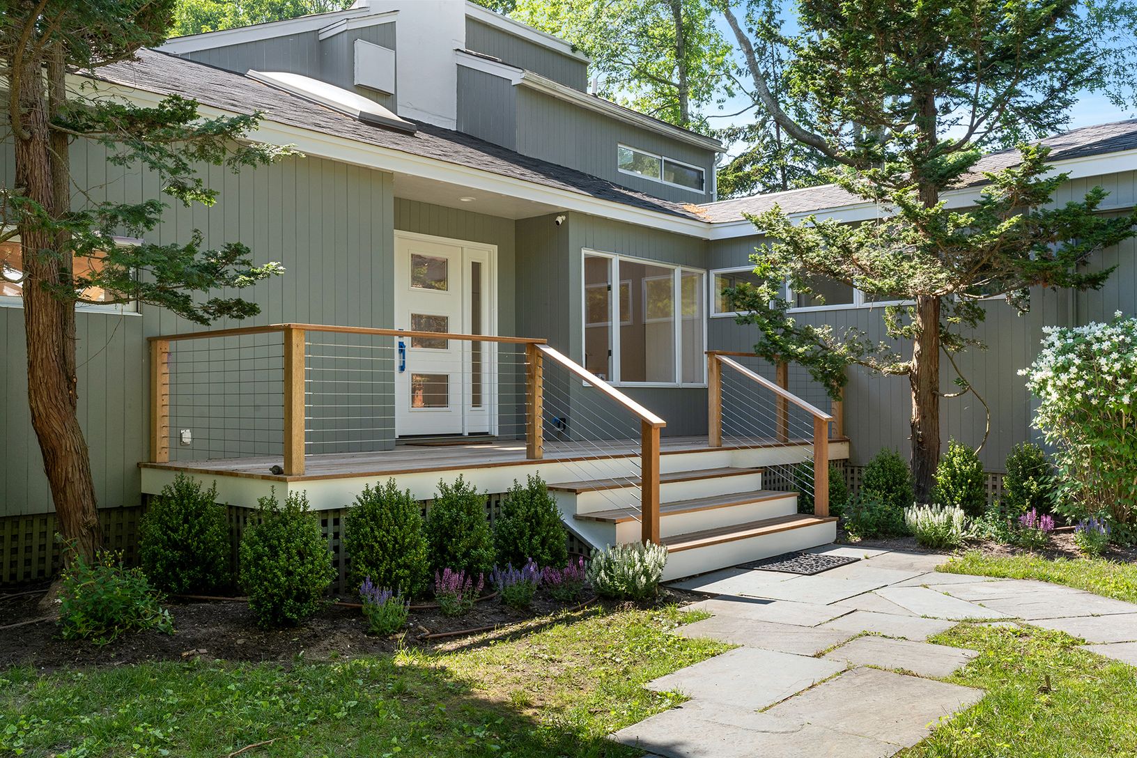  Front entry close-up