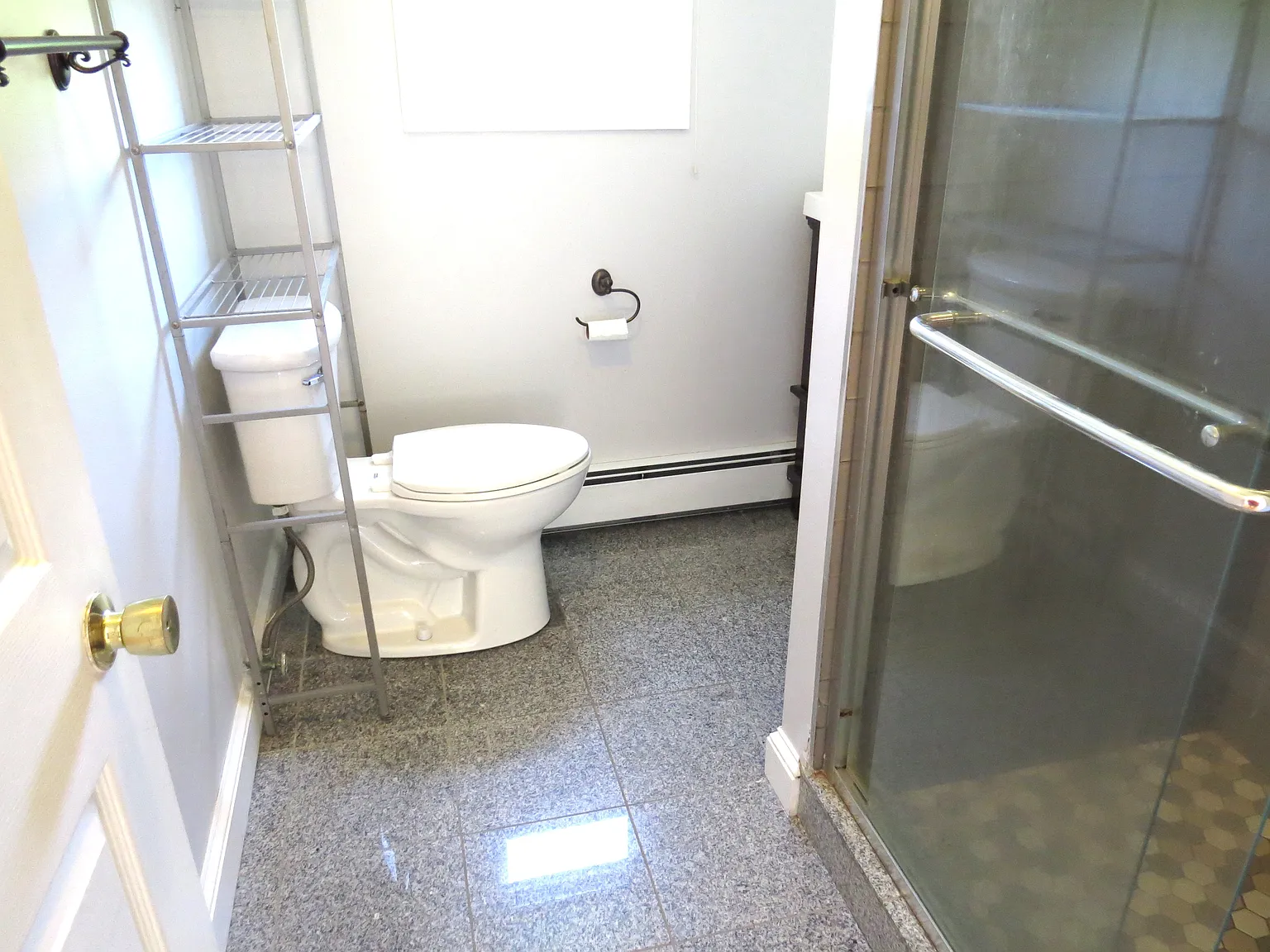 3 bed, 1300 sqft, $3,900 — Photo 2