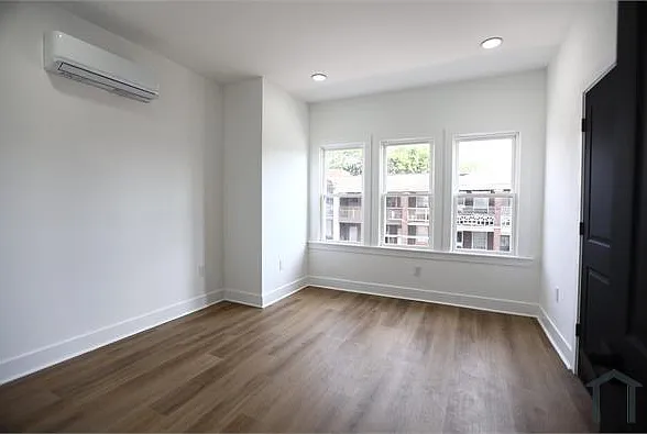2 bed, 900 sqft, $1,800 — Photo 4