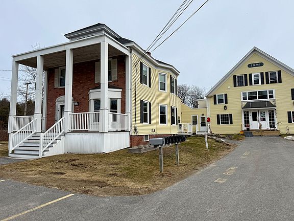 4th image of 809 Portland Rd #7f9b9b87c