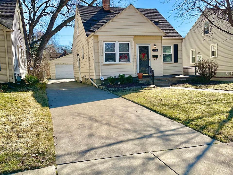 1st image of 1231 Wyandotte Ave