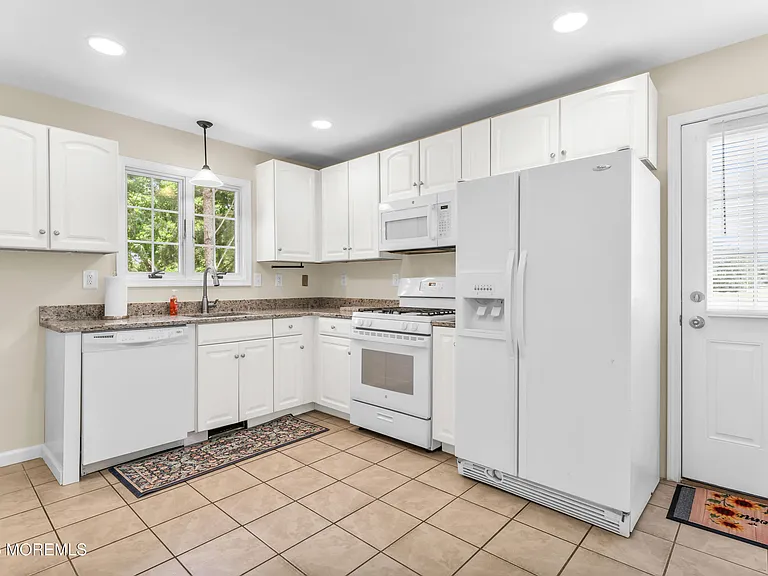 11 Cherry Tree Farm Rd #A — Photo 5