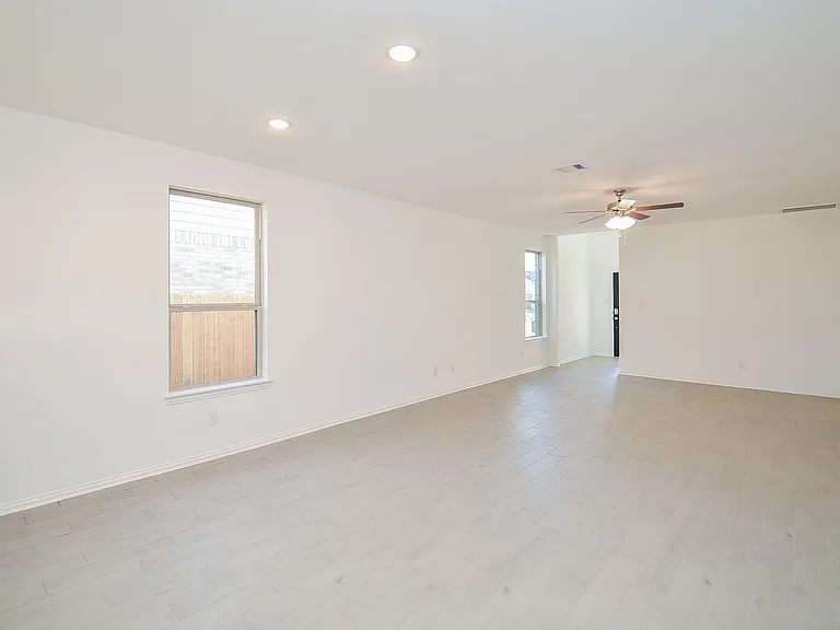 7919 Royal Palm Dr — Photo 8