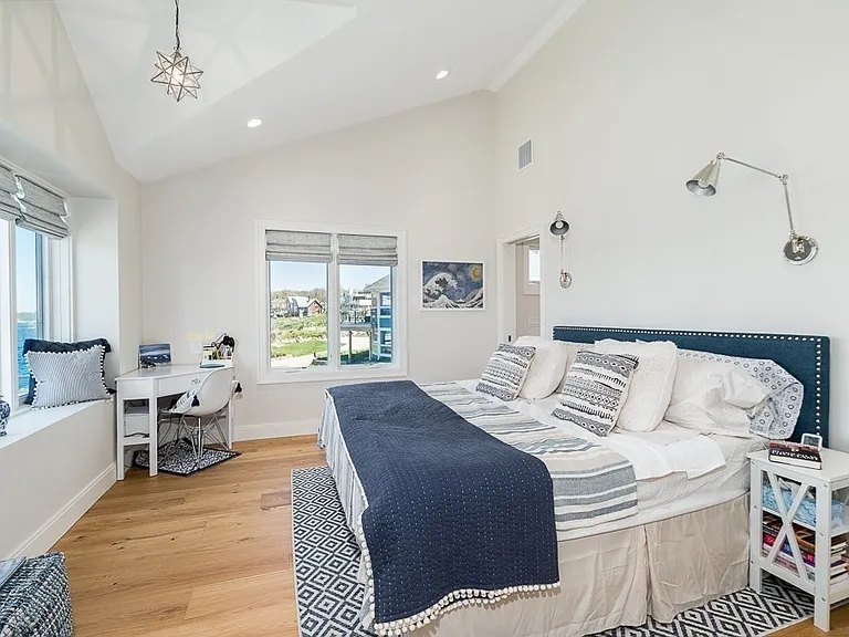 14 Sunset Point Rd — Photo 17