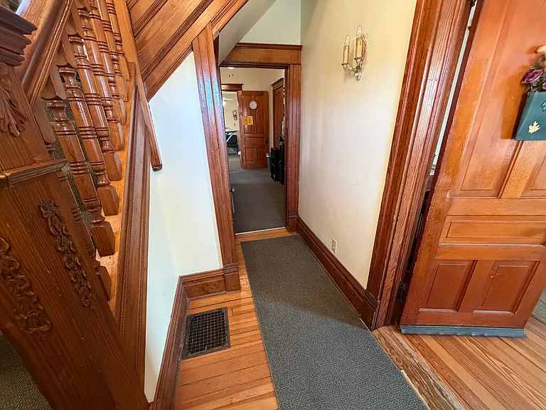 616 E Bloomington St — Photo 27