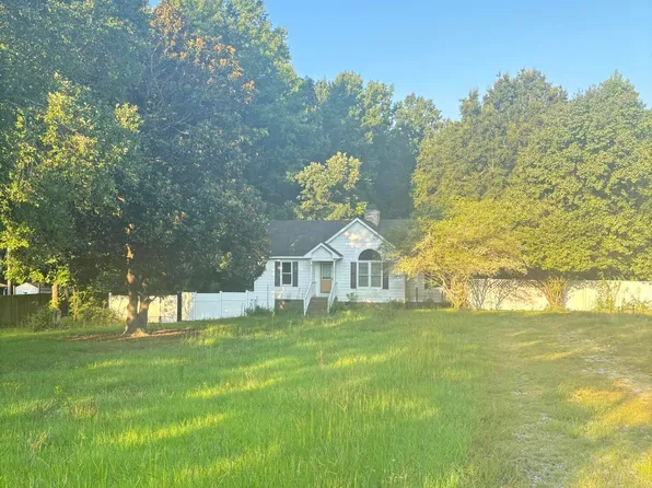 123 Shady Meadows Ln, Clayton, NC 27520