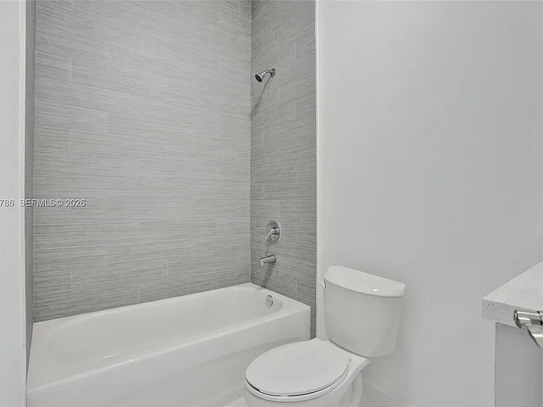1567 NW 1st St #9 — Photo 8