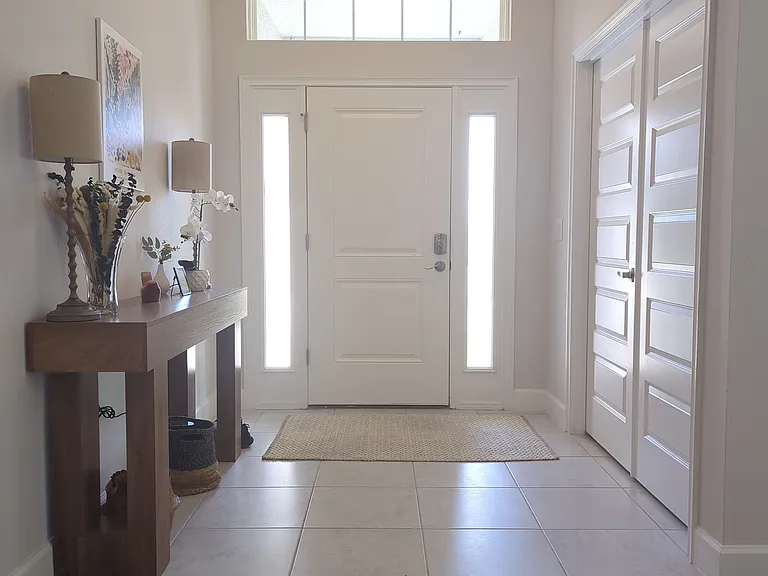 980 Ibis Cir — Photo 2