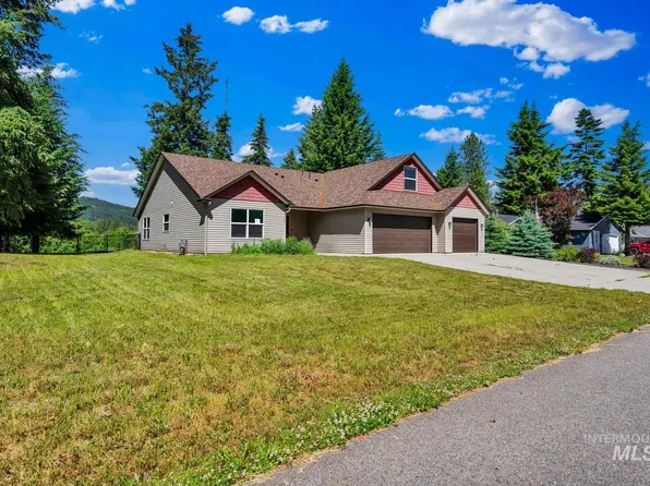 31229 N 10th Ave, Spirit Lake, ID 83869