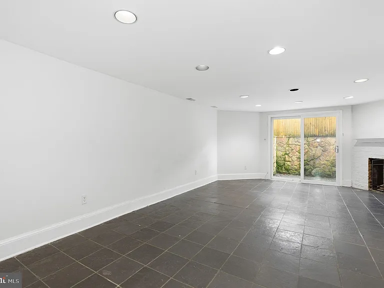 308 E Capitol St NE #11 — Photo 9
