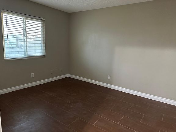 3rd image of 13962 Arrow Blvd