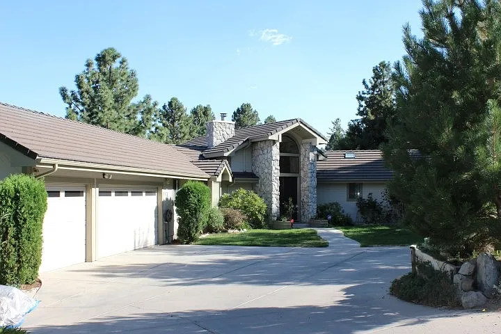 163 Lotus Cir photo 1