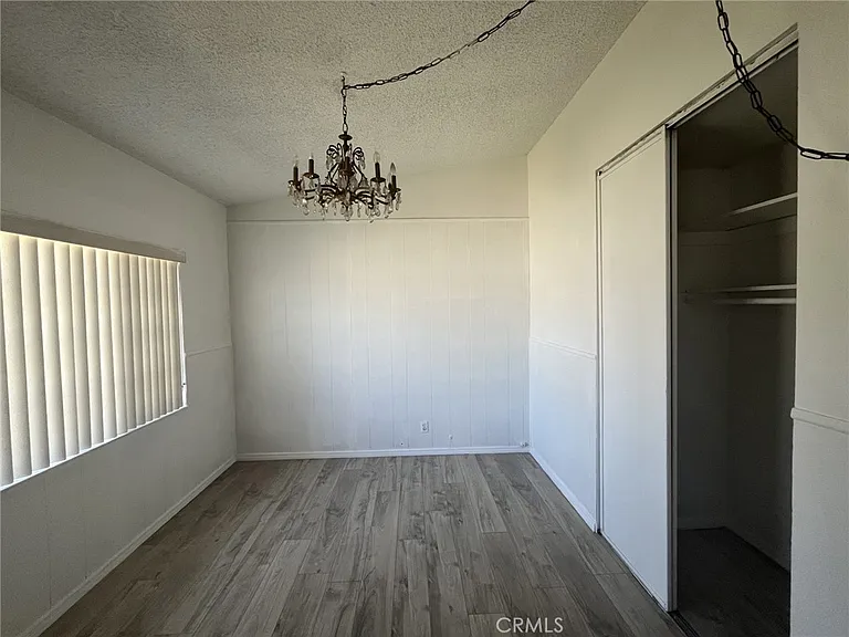 536 Sandsprings Dr — Photo 16