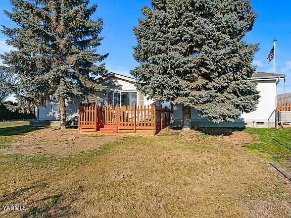 3rd image of 250 Cabin Ln