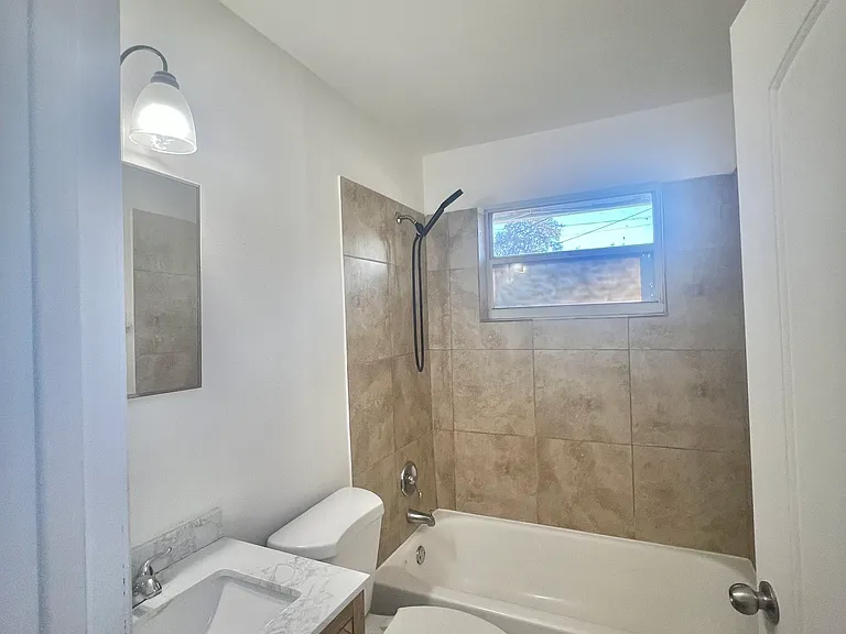 2746 Johnson St — Photo 14
