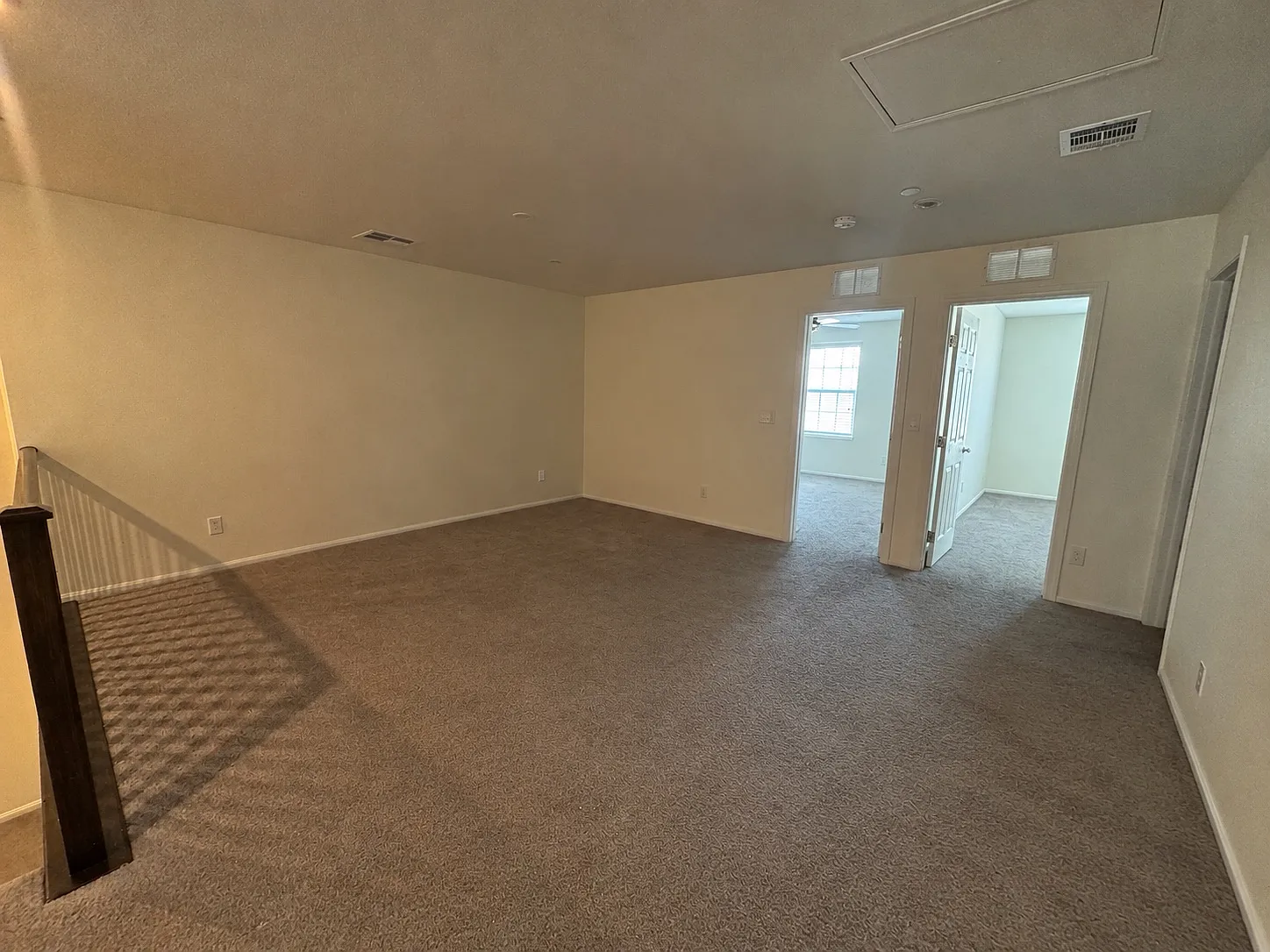 3 bed, 2.5 bath, 1832 sqft, $2,300 — Photo 4
