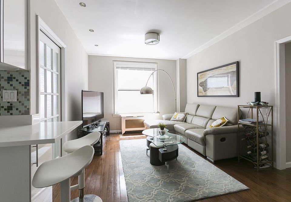 1st image of 150 E 49th St APT 3D