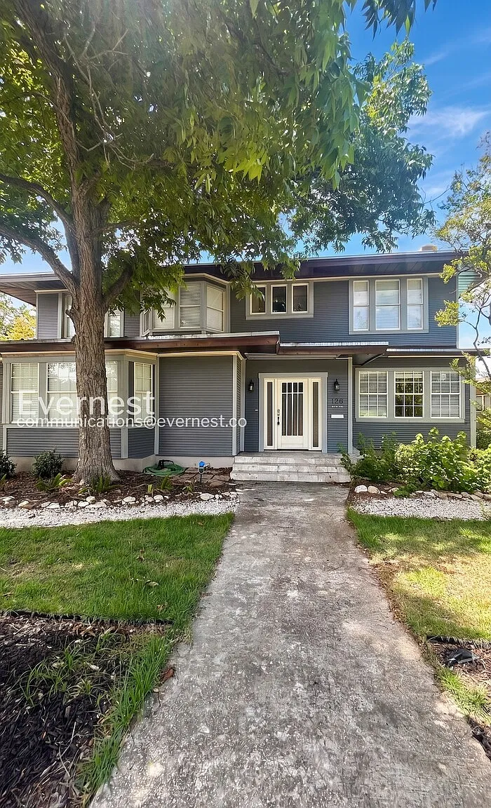 5 bed, 4.0 bath, 4328 sqft, $4,775 — Photo 1