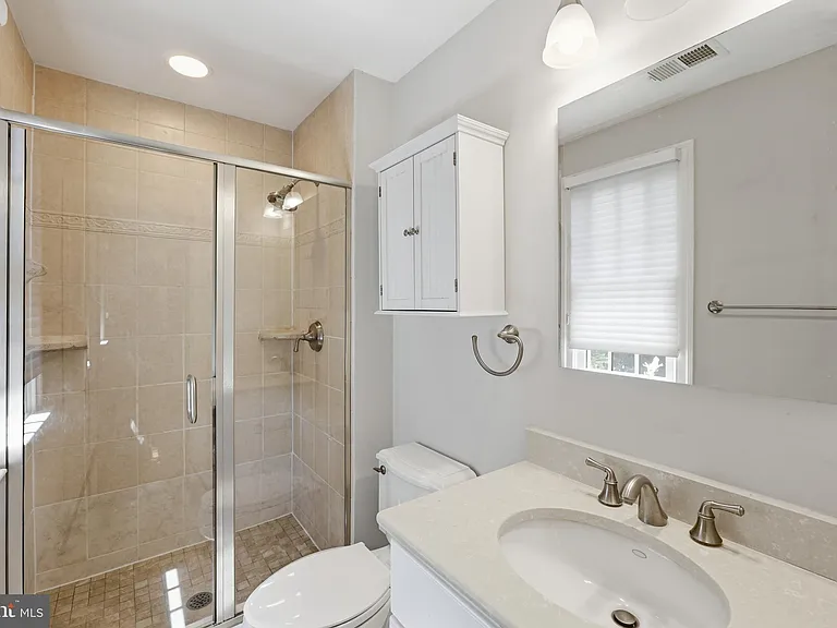 9904 Hall Rd — Photo 22