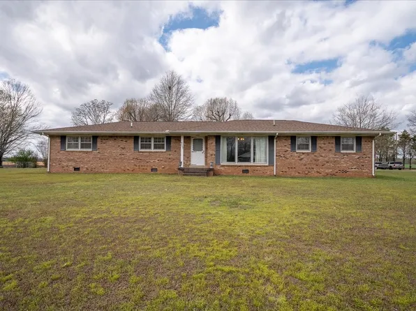 717 Brenda Ave, Loretto, TN 38469