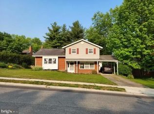 23 Thornhollow Rd, Newark, DE 19711