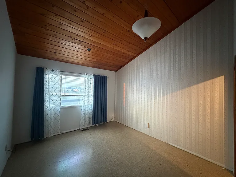 33 Poplar St — Photo 6