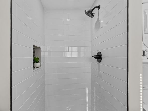 135 Hawksley Ave FLOOR 1