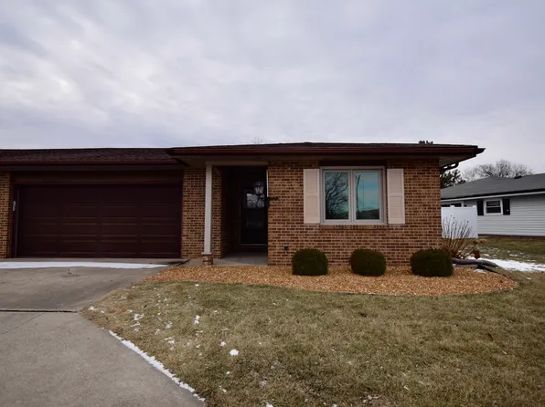 315 Fairway Dr #1, Bloomington, IL 61701