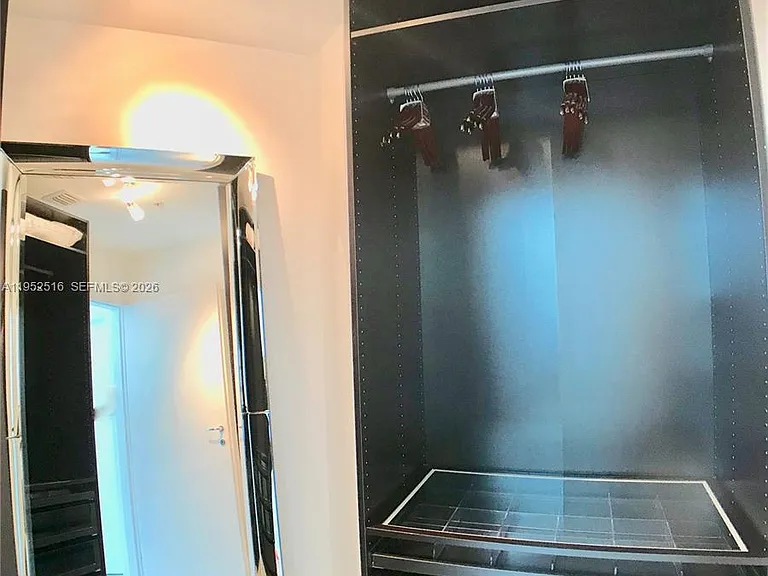 50 S Pointe Dr #LOFT4 — Photo 7