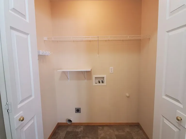 2421 S Arthur Ct — Photo 14