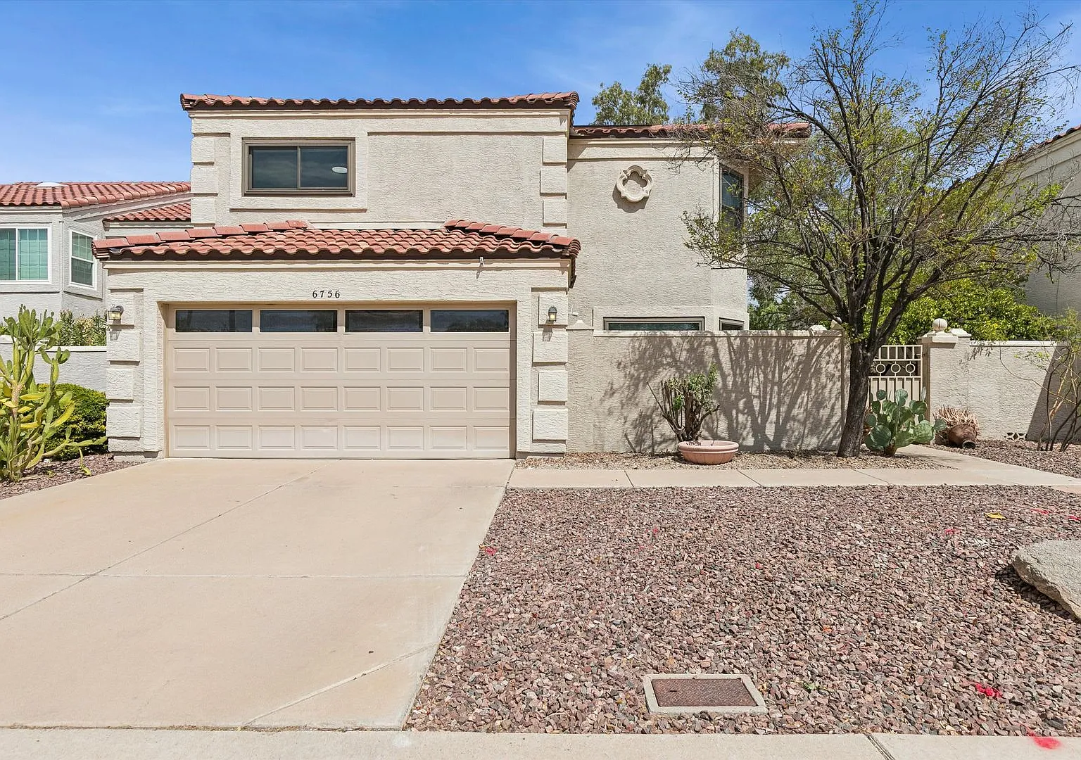 Highly sought after golf course lot in Arrowhead Ranch, you will not be disappointed in the beaut... — Photo 2