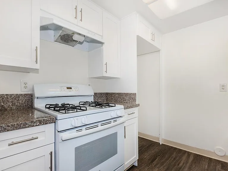 Woodglen Apartment Homes — Photo 45
