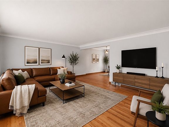 3rd image of 105 Olive Dr