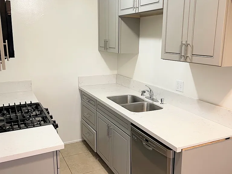 Almansor Hill Apartments — Photo 4