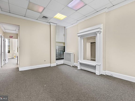 5th image of 28 E 25th St