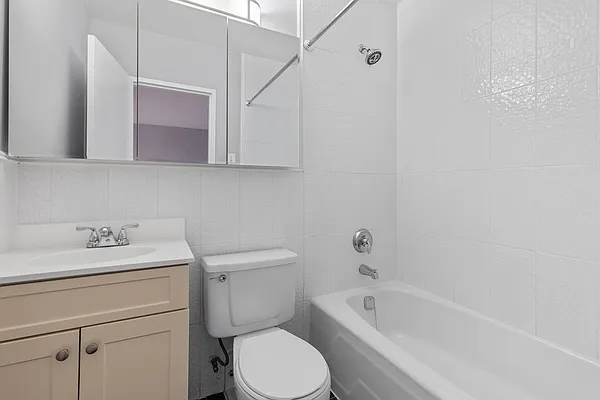 Rented by MNS | media 10