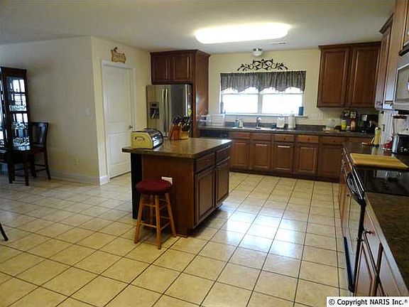 4th image of 2510 Marline Ln SW