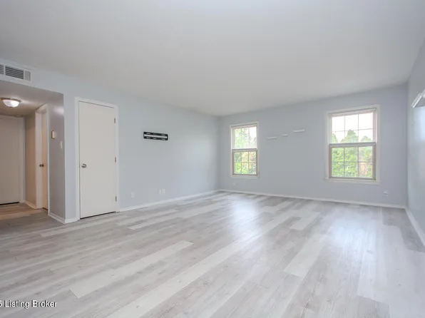 8138 Lake Ter APT E6, Louisville, KY 40222