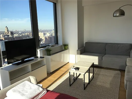 Rented by R New York | media 5